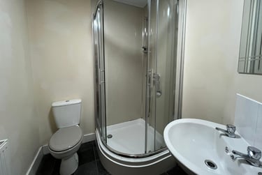 2 bed flat, 20 Woodland Terrace,, Greenbank, Plymouth, PL48NL - Image 3